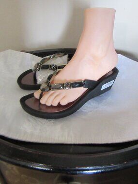 New Sandals size 7 black